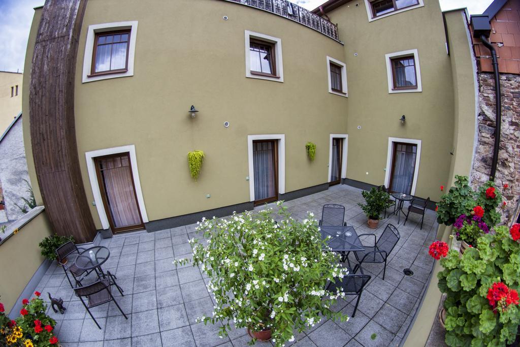 Penzion Cernej Ptak Jindřichŭv Hradec Zewnętrze zdjęcie